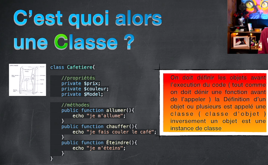 Capture d'écran détaillant le code d'une classe avec ses propriétés et méthodes propres
